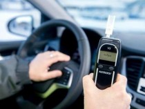 Иновация: Русия въвежда алкохолни ключалки в колите