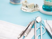 Зъболекарка разби брадати митове за зъбния камък