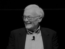 Почина създателят на компютърната мишка