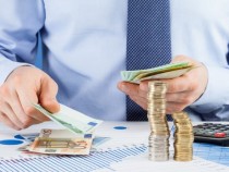 Решено: Вдигат с 30% заплатите на ето тези държавни служители