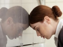 Експерти поясниха защо жените се разболяват от рак по-често от мъжете