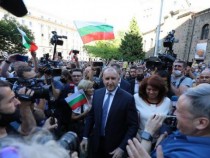 Радев слезе смело при протестиращите и не обели нито дума за кошмара, причинен от блокадите им