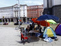 Протестър заплаши със смърт Андролова след думите й за маймуните, блокирали София