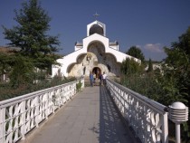 Голям скандал около святото място на баба Ванга