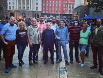 Ежби сред протестиращите: Три воюващи лагера се хванаха за гушите на барикадите