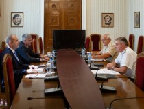 Президентът Радев на среща с началника на отбраната СНИМКА