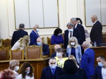 БСП ликува: В четвъртък събират депутатите за извънредно заседание