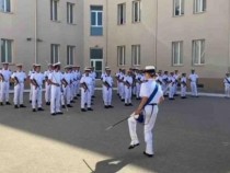 Блондинка от ВМС на Италия взриви мрежата с „Джерузалема“ на плаца, наказаха я жестоко ВИДЕО