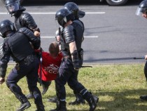 В Беларус стана страшно: Полицията стреля с огнестрелни оръжия по протестиращи