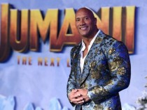 Скалата втора година най-богат в Холивуд