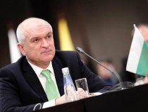 Главчев разби Радев заради процедурите в Конституцията