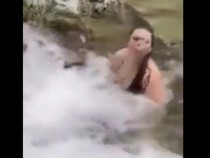 Девойка започна да пие вода от поточе, но мъж я изненада неприятно ВИДЕО