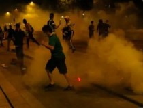 Феновете на ПСЖ устроиха масови безредици в центъра на Париж след финала ВИДЕО