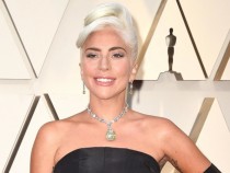 Лейди Гага сподели СНИМКА по бански и зарадва поклонниците