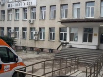 Безработна опитала да отвлече дете от карловската болница, но нещата се объркаха и…