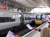 Във Великобритания пуснаха първия джендър влак, управляван от машинисти гейове