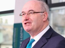 Еврокомисарят по търговията Фил Хоган подаде оставка заради изцепка