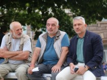 ВИДЕО показва как Хаджигенов и Бабикян подкрепят инициативата на ГЕРБ за свикване на ВНС още преди огласяването й