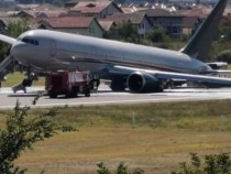 Екшън с военен самолет, натъпкан с американски военни ВИДЕО