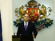 Радев с извънредно обръщение към народа и НС