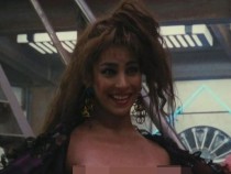 Сцена с три гърди от "Зов за завръщане" преследва актрисата цял живот СНИМКИ