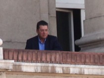 И секретарят на президента Пламен Узунов на жълтите павета СНИМКА