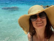 Неузнаваема! Алекс Сърчаджиева подпали мрежата с нова визия и неустоим сексапил СНИМКИ