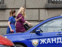 Правосъдната министърка направи нещо неочаквано веднага щом положи клетва СНИМКИ