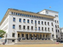 БНБ се опъна на неизгодните банкомати