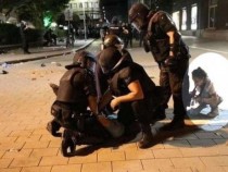 Разбиха грозна лъжа на протестърите за дете, което плаче за арестувания си баща