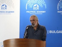 Слабаков бесен: В интернет пише куцо и сакато