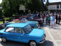 Назад във времето с автомобилен ретропарад