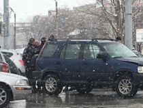 Зверски удар в Пловдив: БМВ и джип се помляха заради угаснал светофар (СНИМКИ)