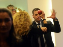 Пълно ВИДЕО от мегаскандала с гнилата ябълка от Беновска за Плевнелиев на "Дондуков" 2!