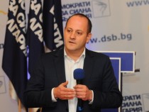 Изоставеният Радан Кънев проплака чрез кърваво писмо до Христо Иванов и го обвини в нерешителност