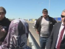 Патриоти в действие! Вижте как опълченците спират изборните туристи, тръгнали пеша през границата (ВИДЕО)      