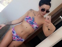 СНИМКИ по бикини спасиха красива британка от сигурна смърт!