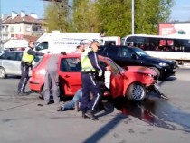 Зрелище! Катаджия бута смачкан голф (ВИДЕО)