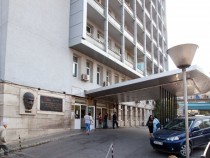 Похвално! Деца даряват инструменти за 15 бона на "Пирогов" (ВИДЕО)