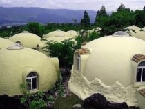 Строиш къща за 2 часа, а живееш в нея… 300 години (СНИМКИ)