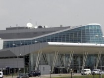 Ексклузивно и само в БЛИЦ! Пет самолета са били ударени от мълния на летище София! (УНИКАЛНА СНИМКА НА ПОРАЖЕНИЯТА)