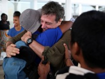 26 азиатски моряци, държани като заложници от сомалийски пирати почти пет години, бяха освободени (СНИМКИ)