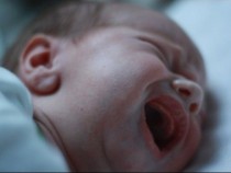 Гръцки ченгета дебнеха бременна българка дни наред в Катерини заради мръсна сделка