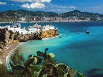 Арестуваха двама имами в Ибиса, били свързани с „Ислямска държава“