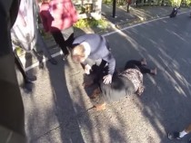 Павел видя жена да седи насред пътя. Когато се приближи до нея, изпадна в шок… (ВИДЕО 18+)