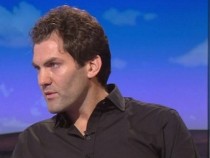 Наследникът на Фараж размахвал пистолет в български супермаркет (СНИМКИ)