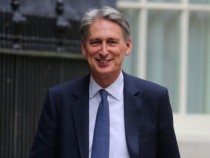 Филип Хамънд каза кои българи няма да бъдат проверфявани на границата след „Брекзит“